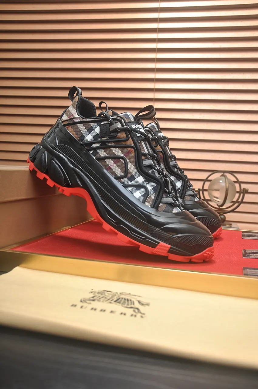 Men's shoes 💰680💶[Burberry] (cowhide lining) classic low-top sneakers｜Imported cowhide with classic plaid fabric｜Cow leather lining｜Original outsole｜Fine workmanship and comfortable to wear Size: 38-44 (customized at 45)